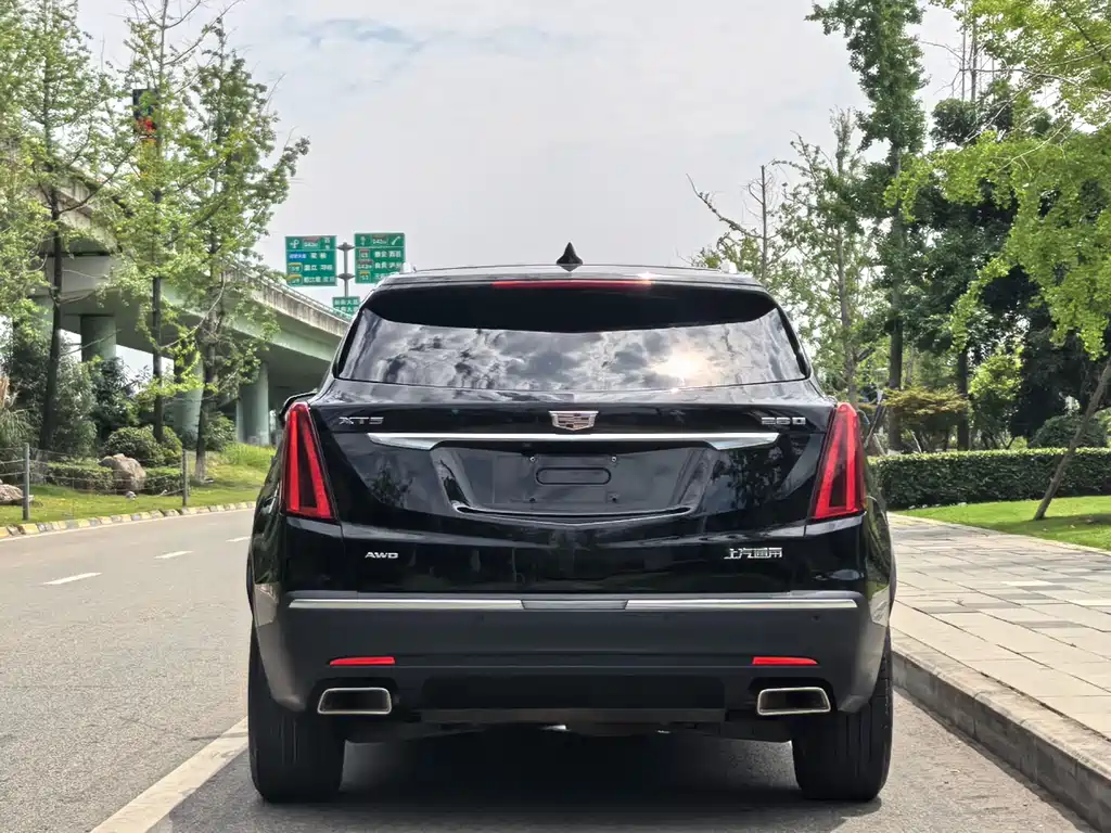Cadillac XT5 2021 — фото 4