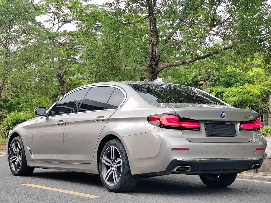 BMW 5 Series 2022 — фото 15