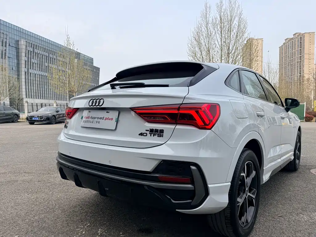 Audi Q3 Sportback 2024 — фото 12