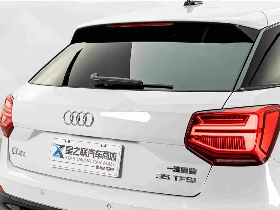 Audi Q2L 2021 — фото 8