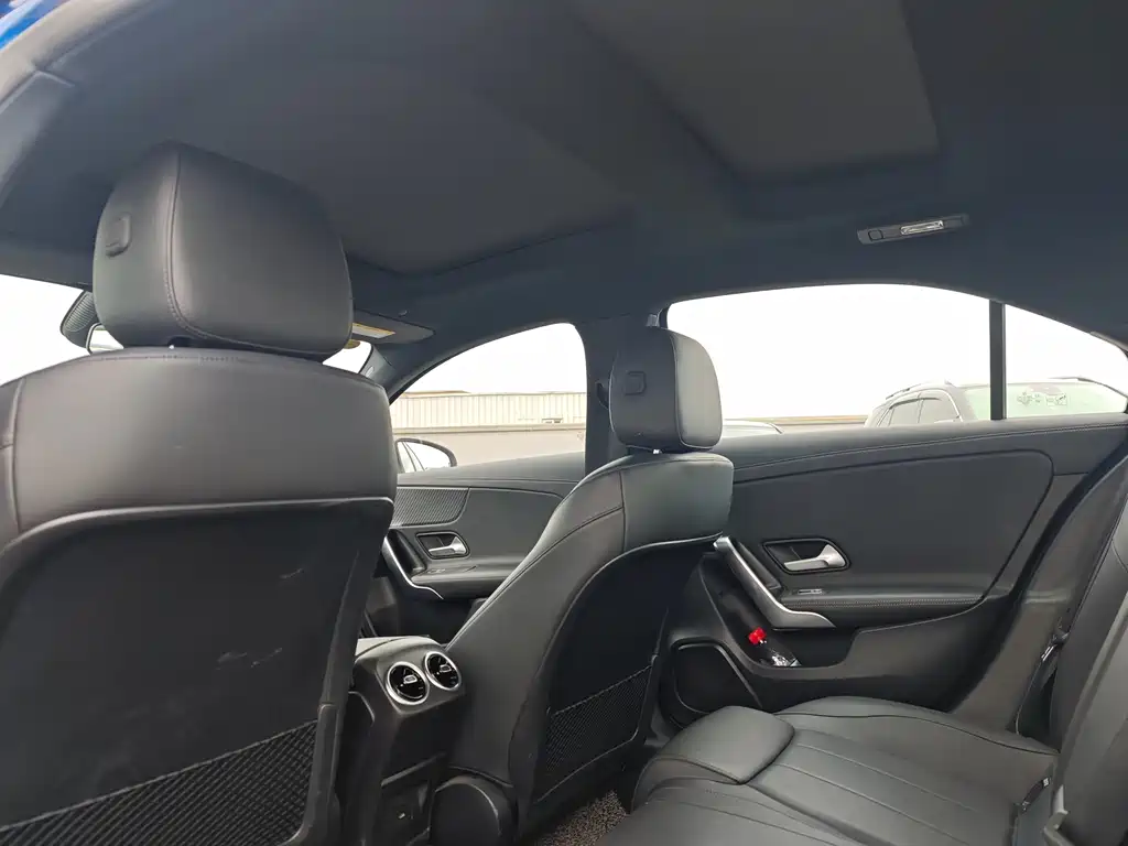 Mercedes-Benz A-Class 2023 — фото 13