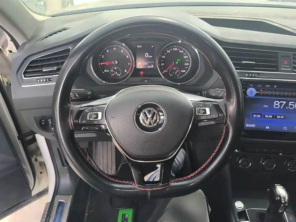 Volkswagen Tiguan L 2018 — фото 7