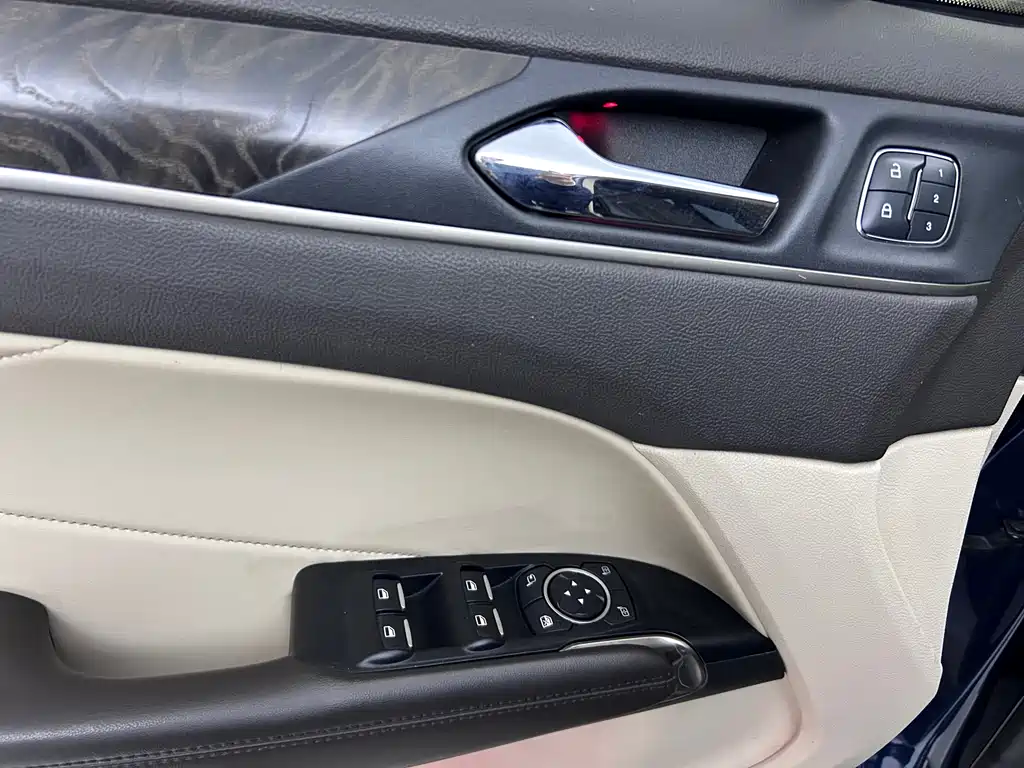 Lincoln MKC 2017 — фото 12