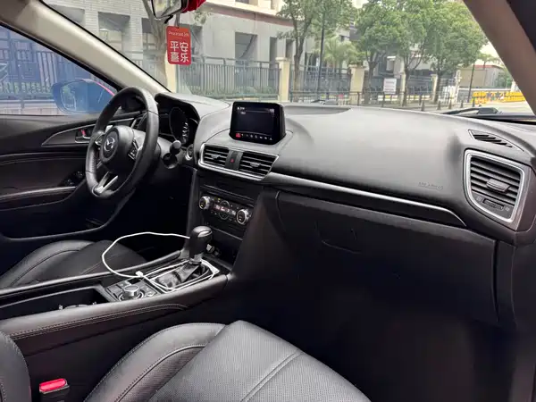 Mazda 3 Axela 2019
