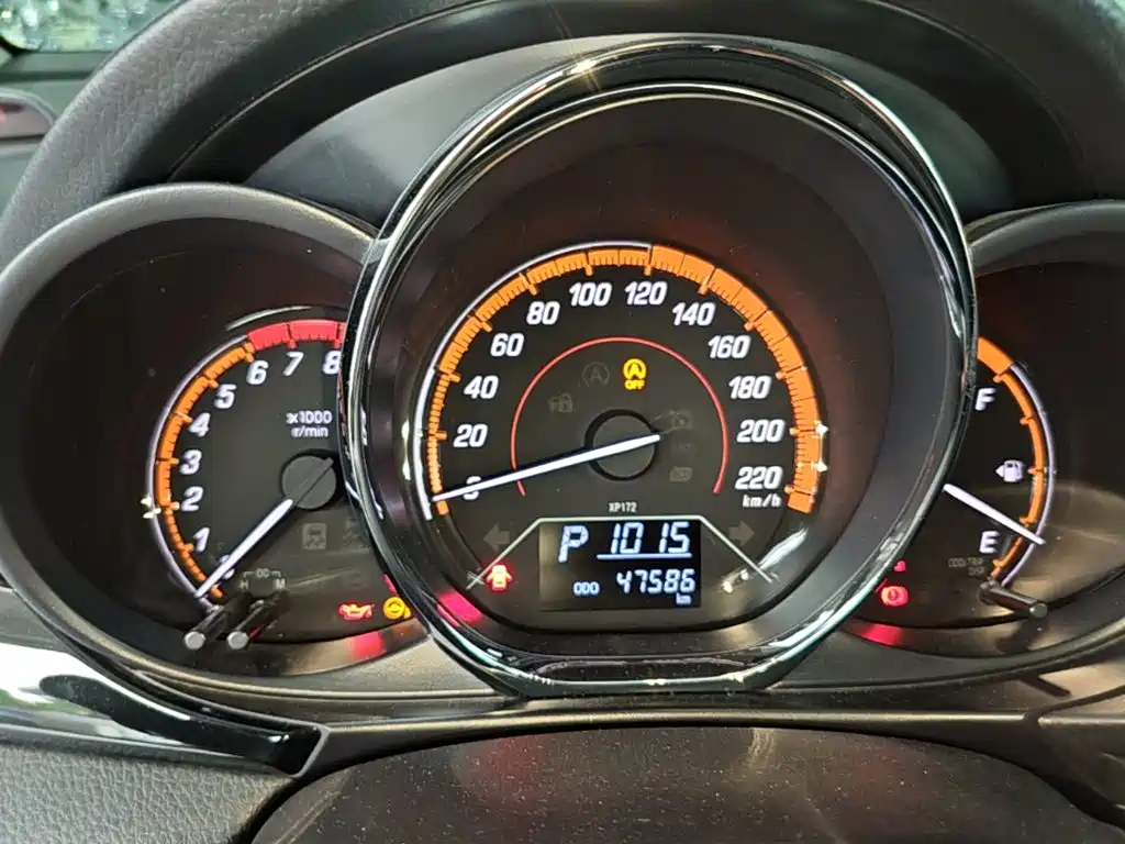 Toyota Yaris L 2021 — фото 12