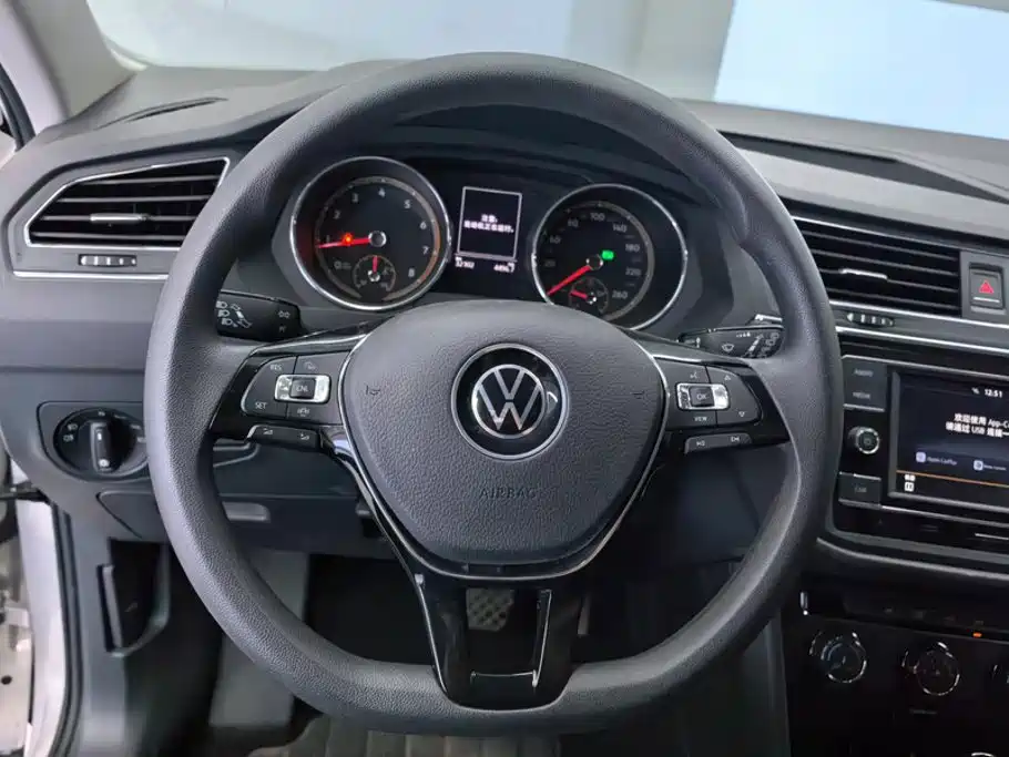 Volkswagen Tiguan L 2021 — фото 15