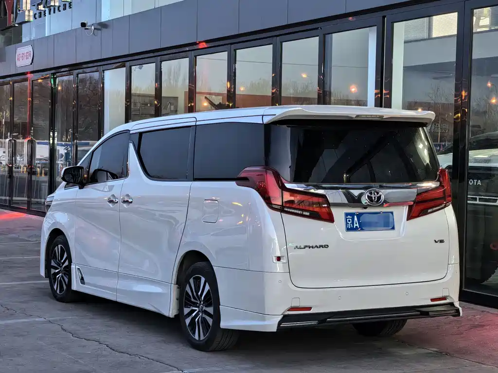 Toyota Alphard 2018 — фото 3