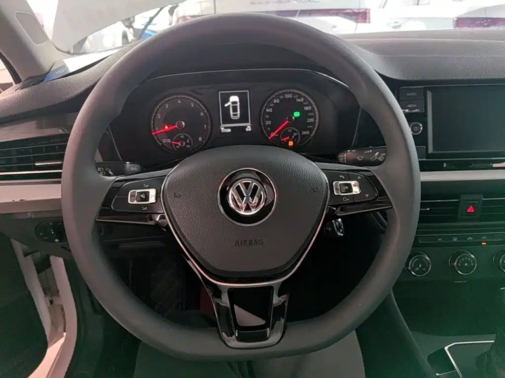 Volkswagen Lavida 2019 — фото 11