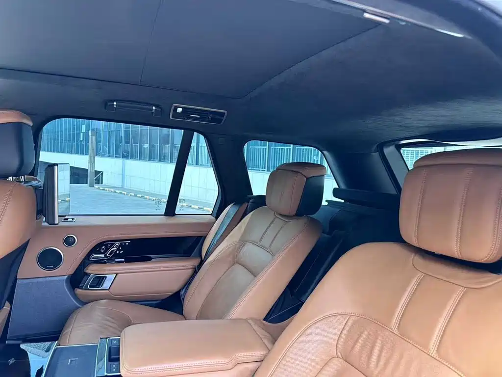 Land Rover Range Rover 2018 — фото 11