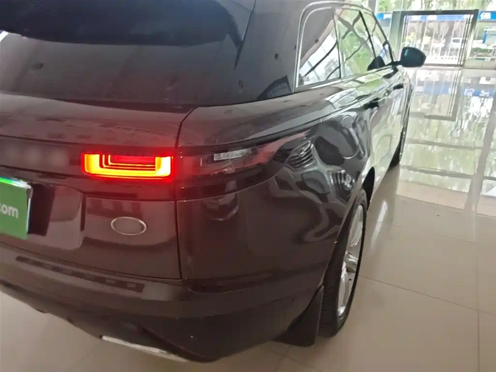 Land Rover Velar 2023 — фото 24