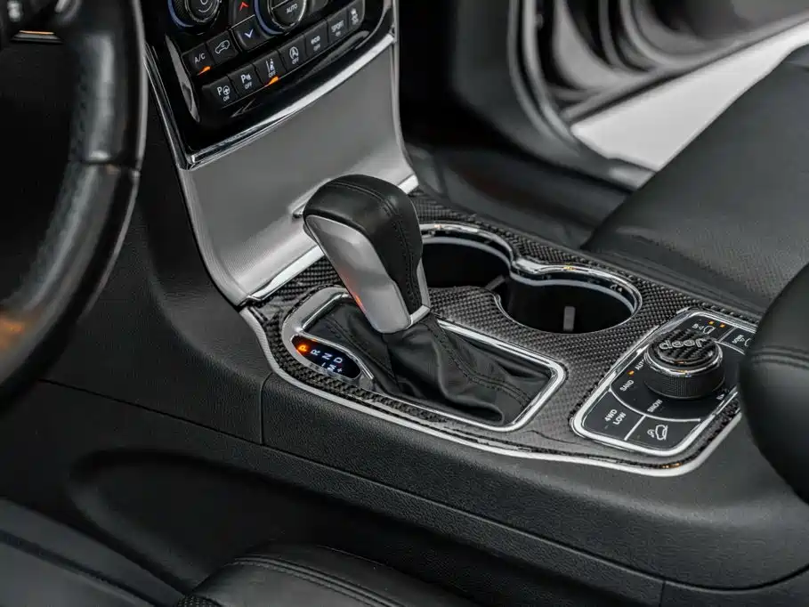 Jeep Grand Cherokee 2023 — фото 19