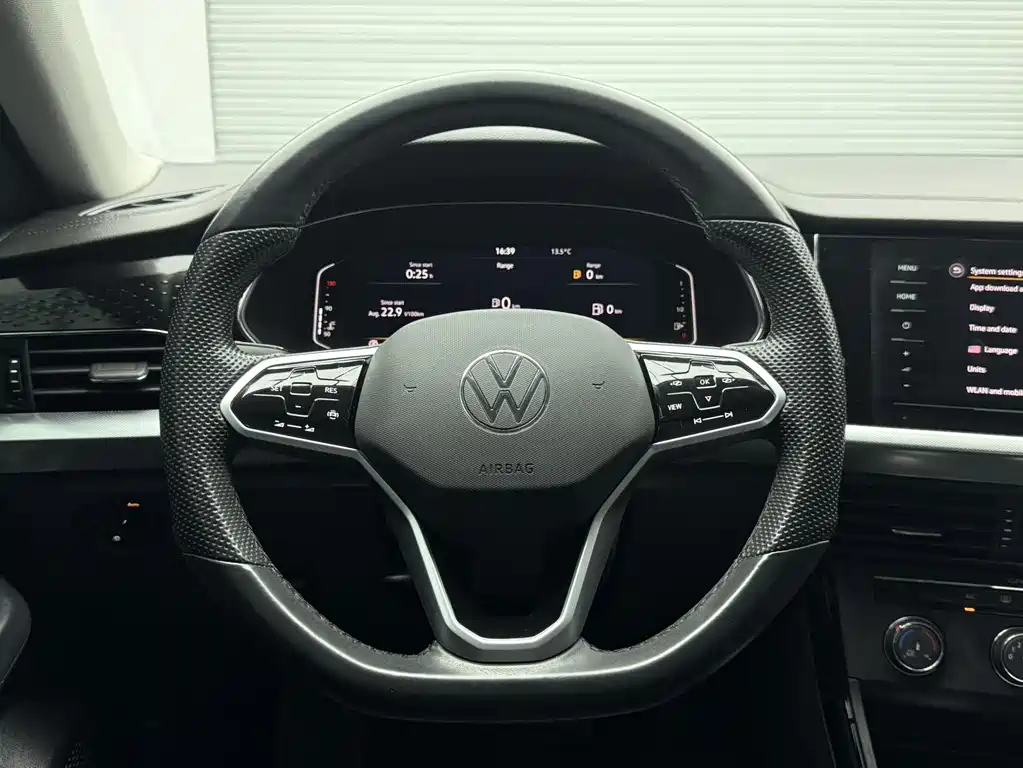 Volkswagen Passat 2023 — фото 12