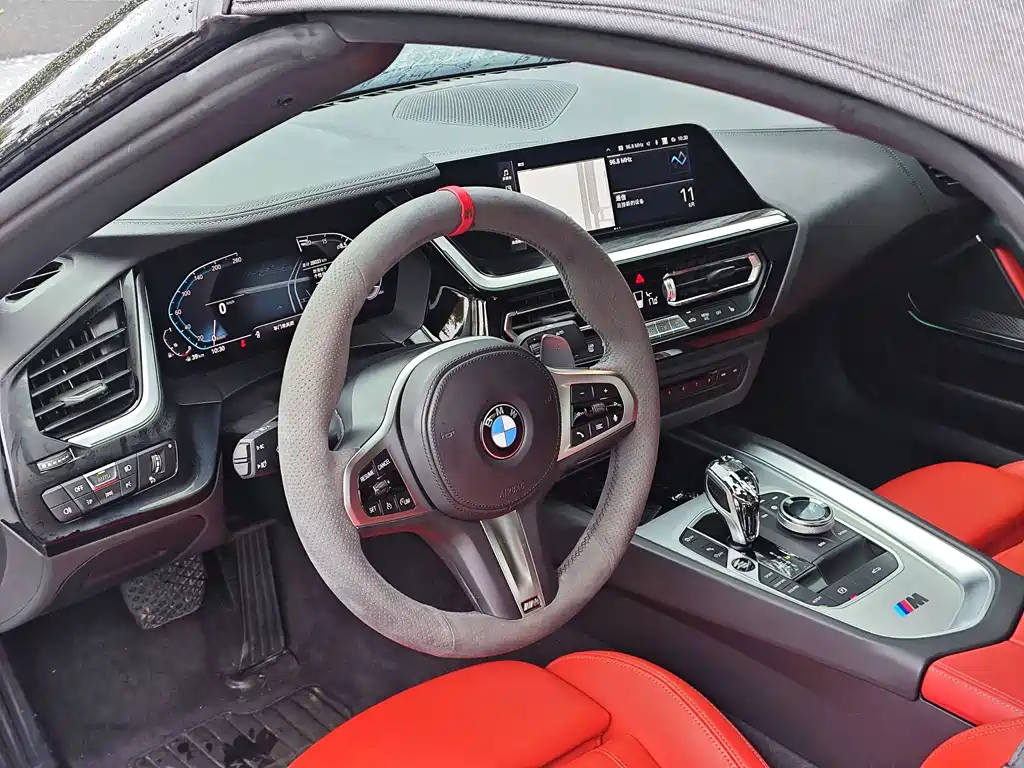 BMW Z4 2022 — фото 9