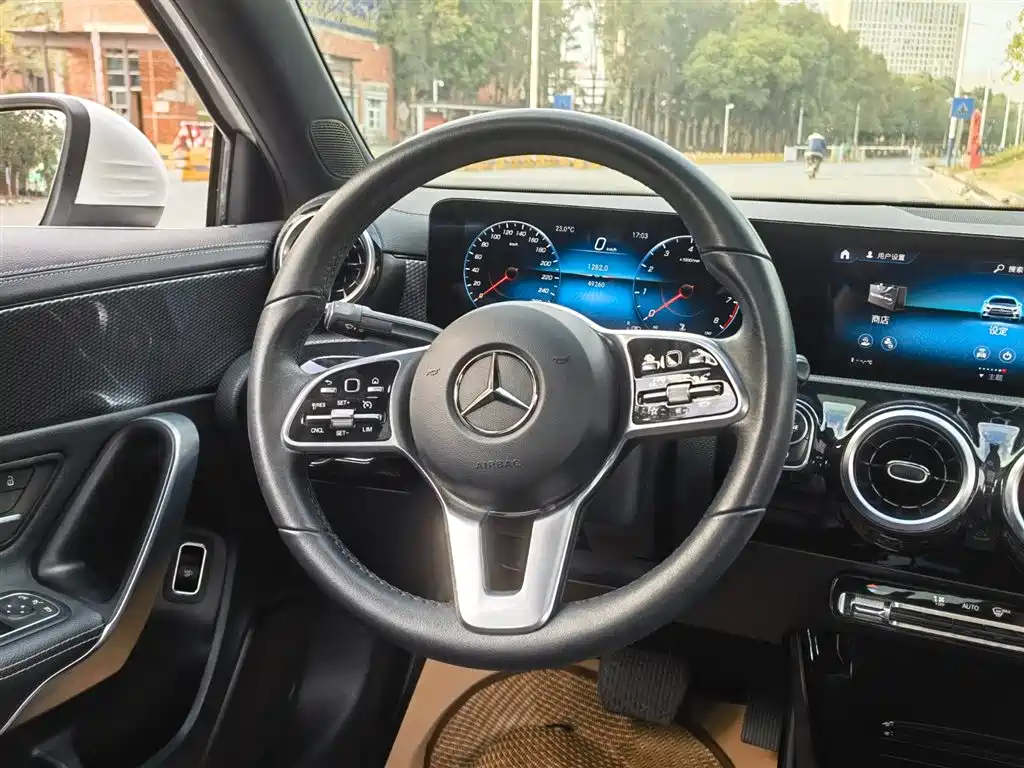 Mercedes-Benz A-Class 2021 — фото 11