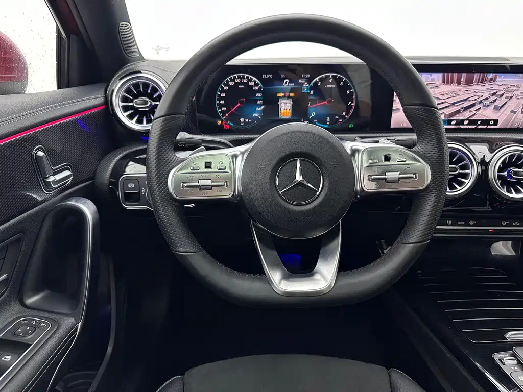 Mercedes-Benz A-Class 2023 — фото 10
