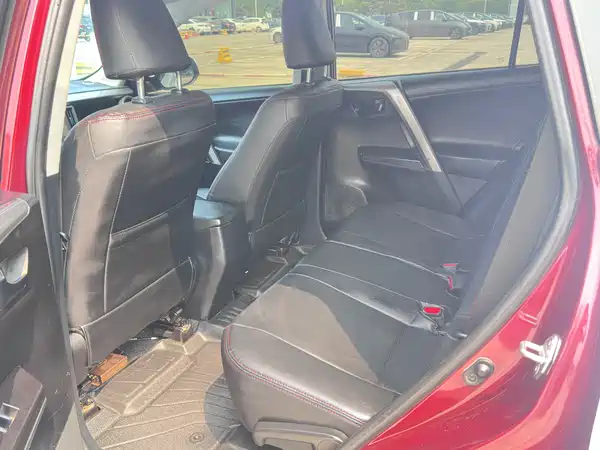 Toyota RAV4 2017