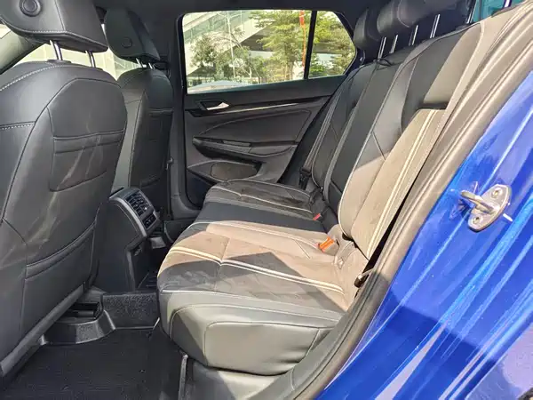 Volkswagen Golf 2021