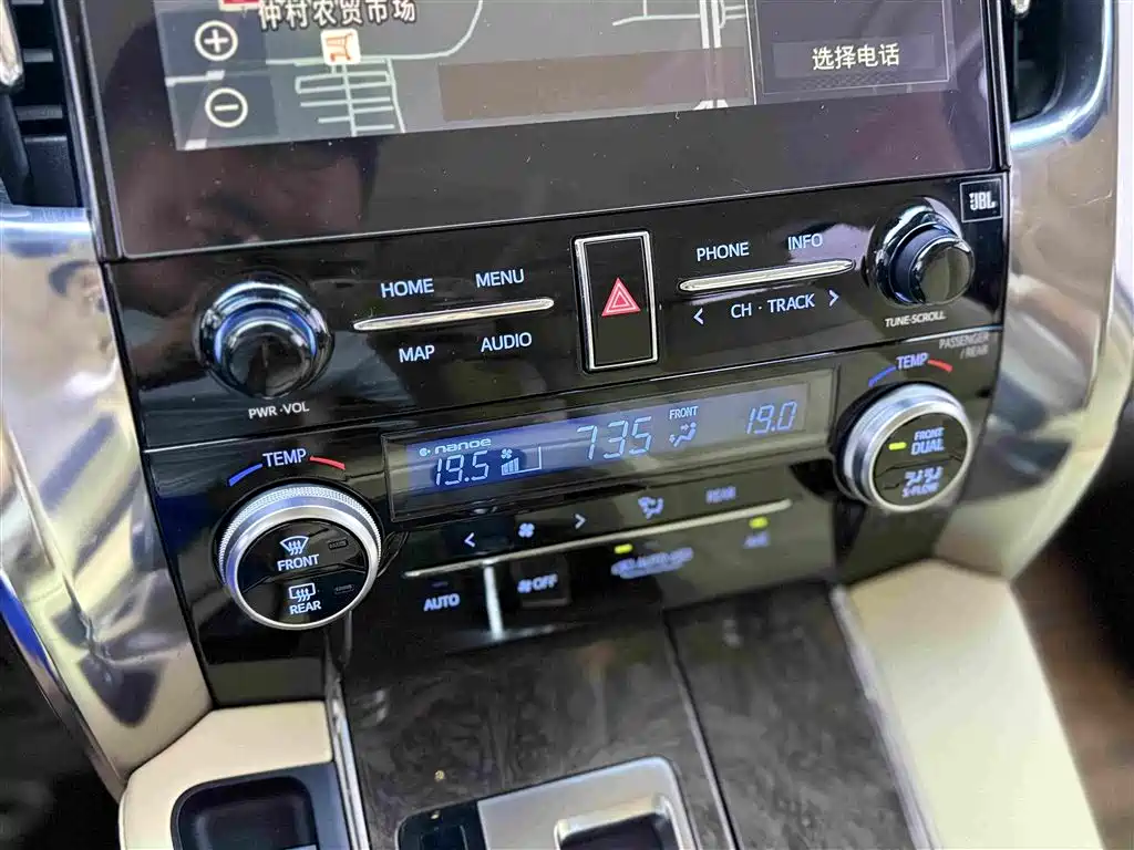 Toyota Vellfire 2021 — фото 12
