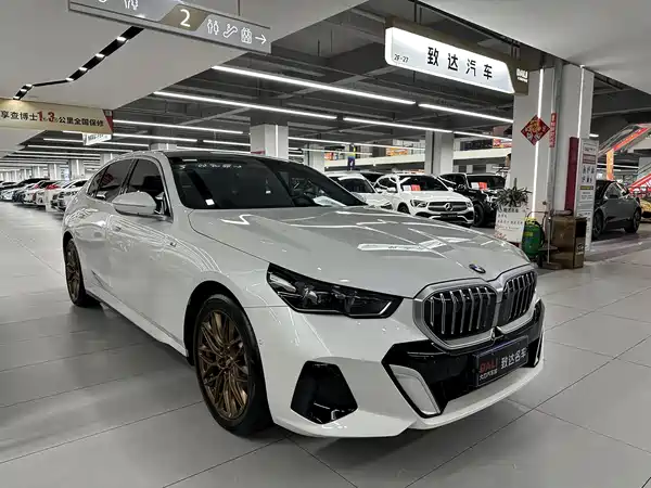 BMW 5 Series 2025