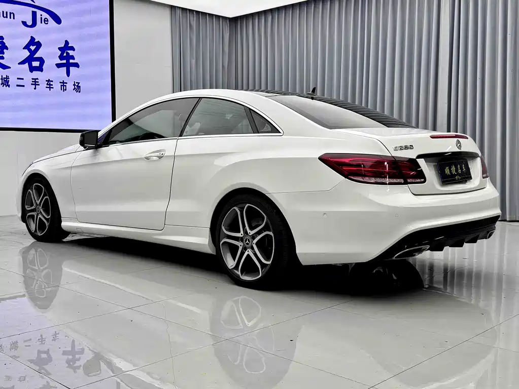 Mercedes-Benz E-Class 2016 — фото 13