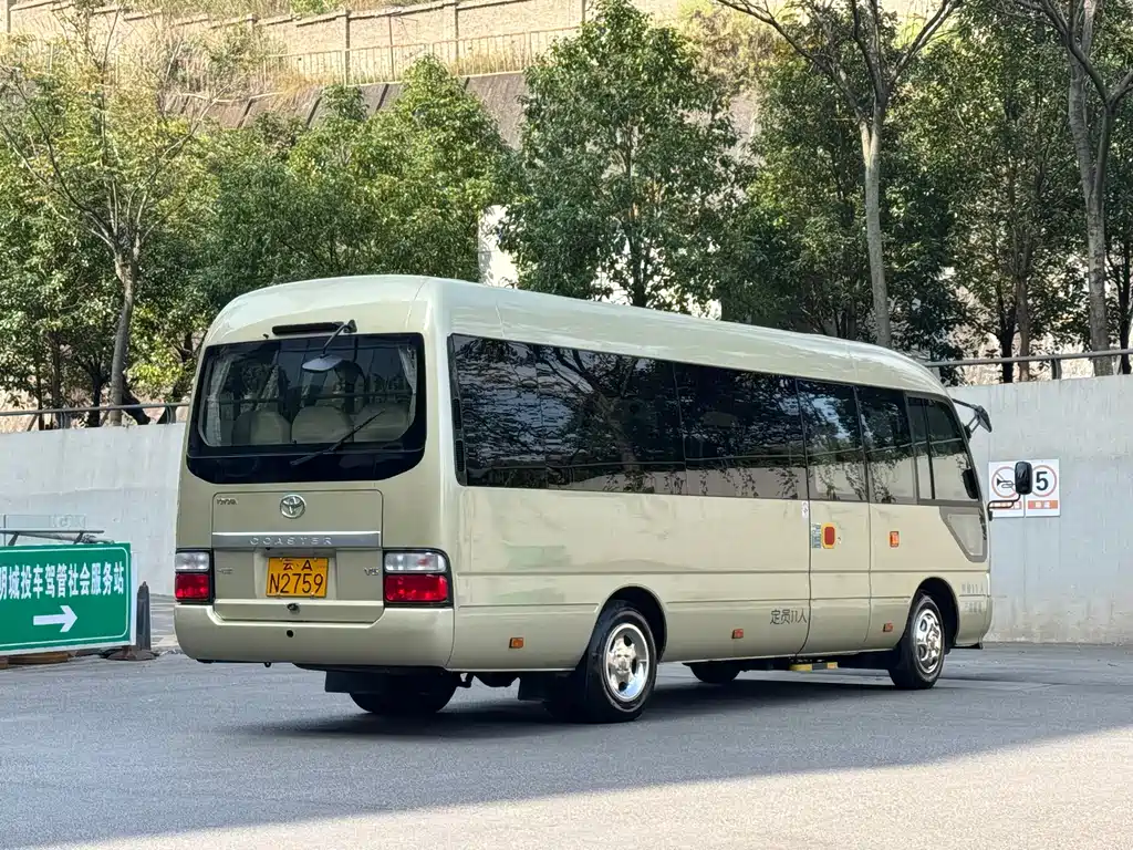 Toyota Coaster 2023 — фото 8