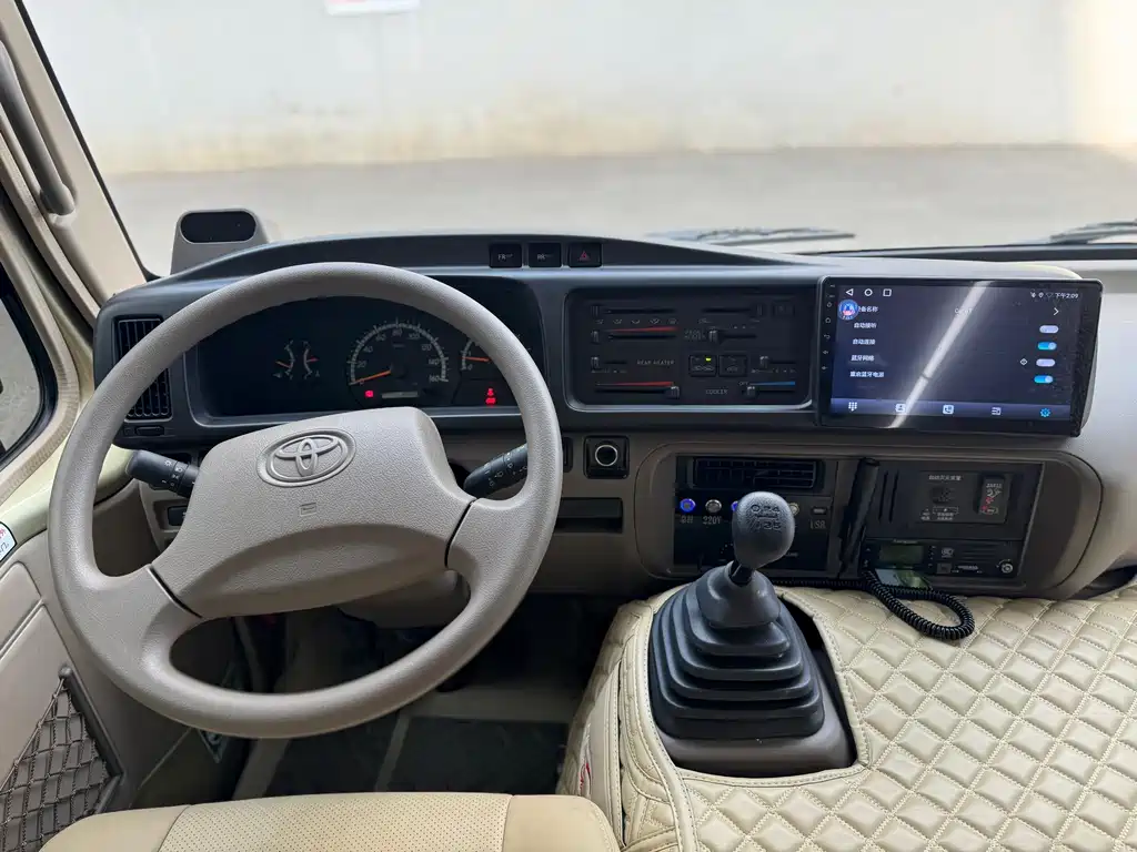 Toyota Coaster 2023 — фото 25