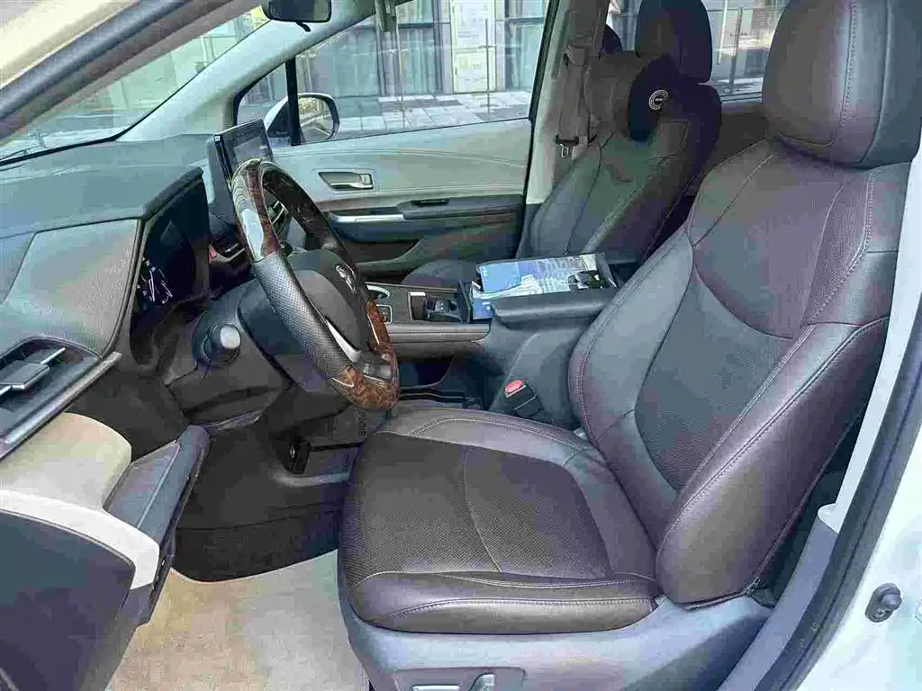 Toyota Sienna 2022 — фото 5