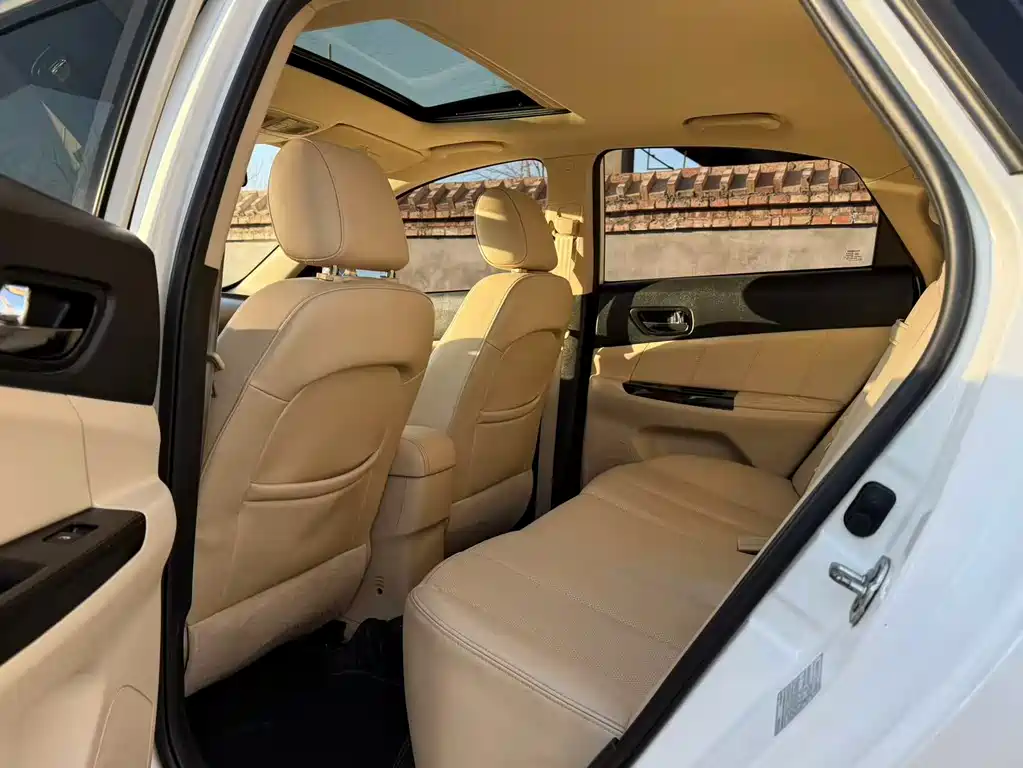 Changan Eado 2016 — фото 13