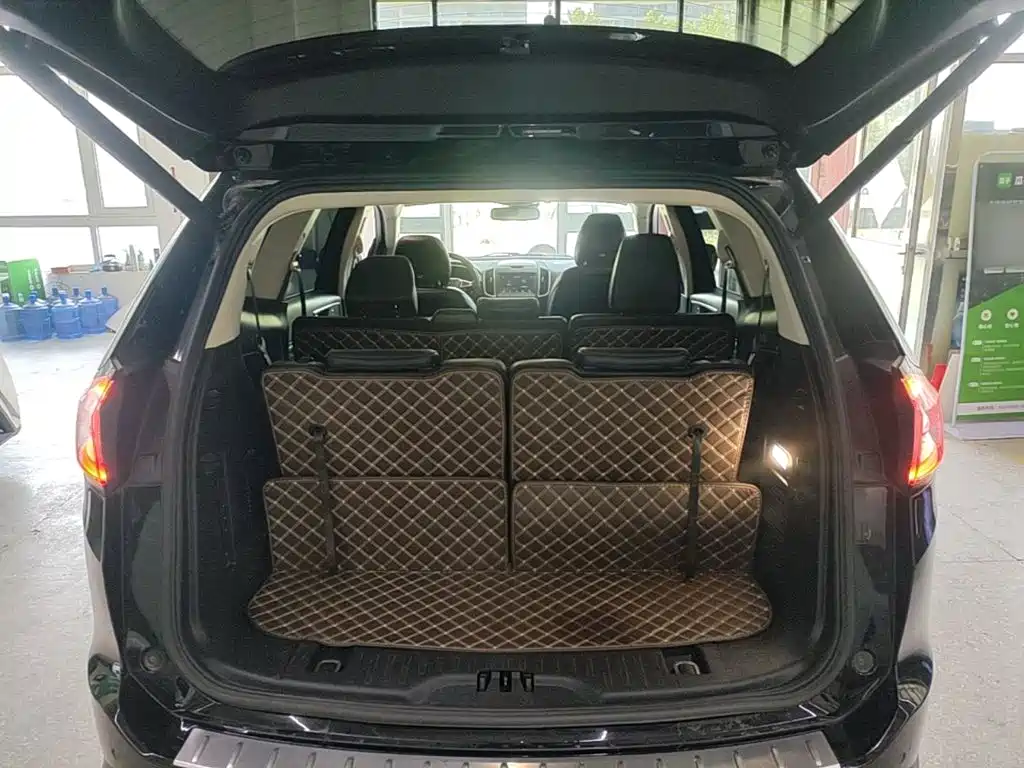 Ford Edge 2017 — фото 19
