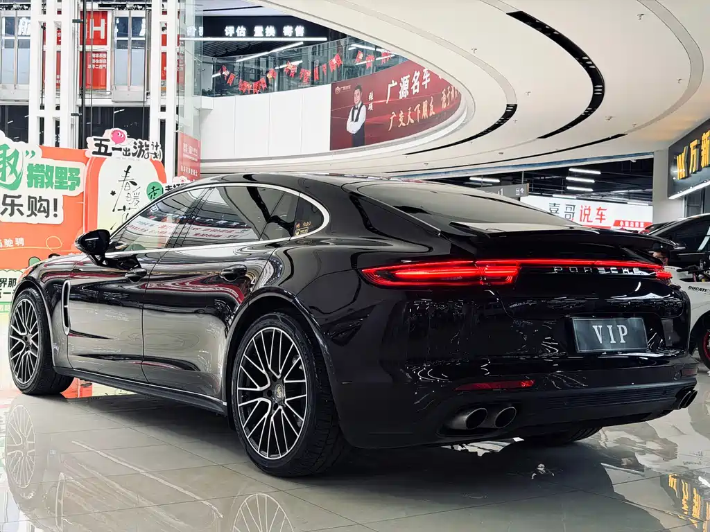 Porsche Panamera 2017 — фото 15