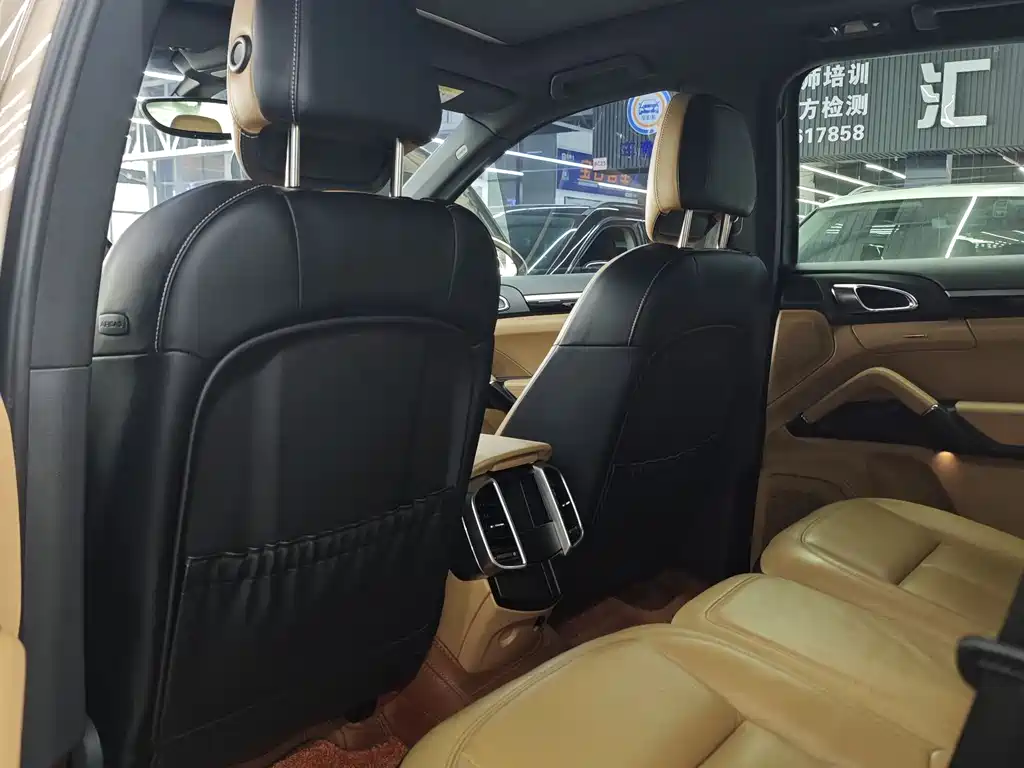Porsche Cayenne 2015 — фото 3