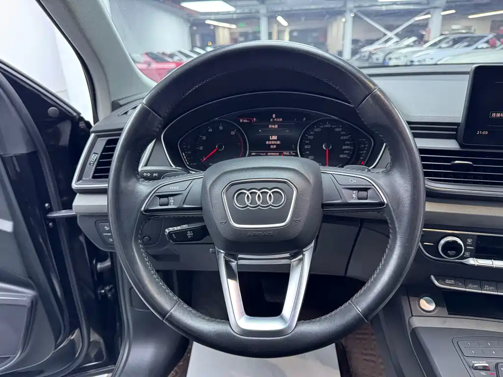 Audi Q5L 2020 — фото 9