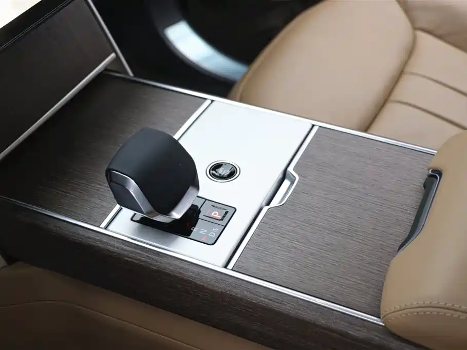 Land Rover Range Rover 2024 — фото 15