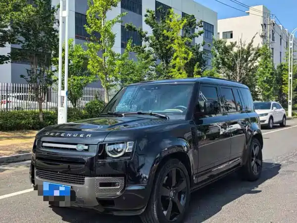 Land Rover Defender 2025