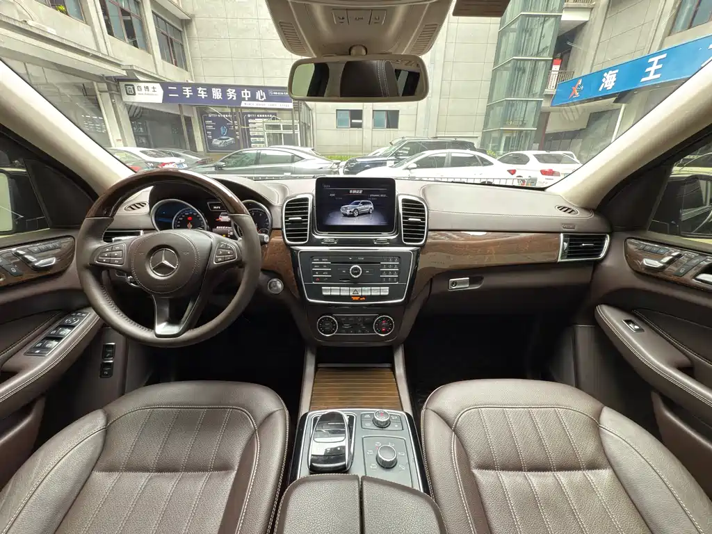 Mercedes-Benz GLS 2018 — фото 13