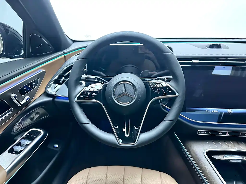Mercedes-Benz E-Class 2024 — фото 14