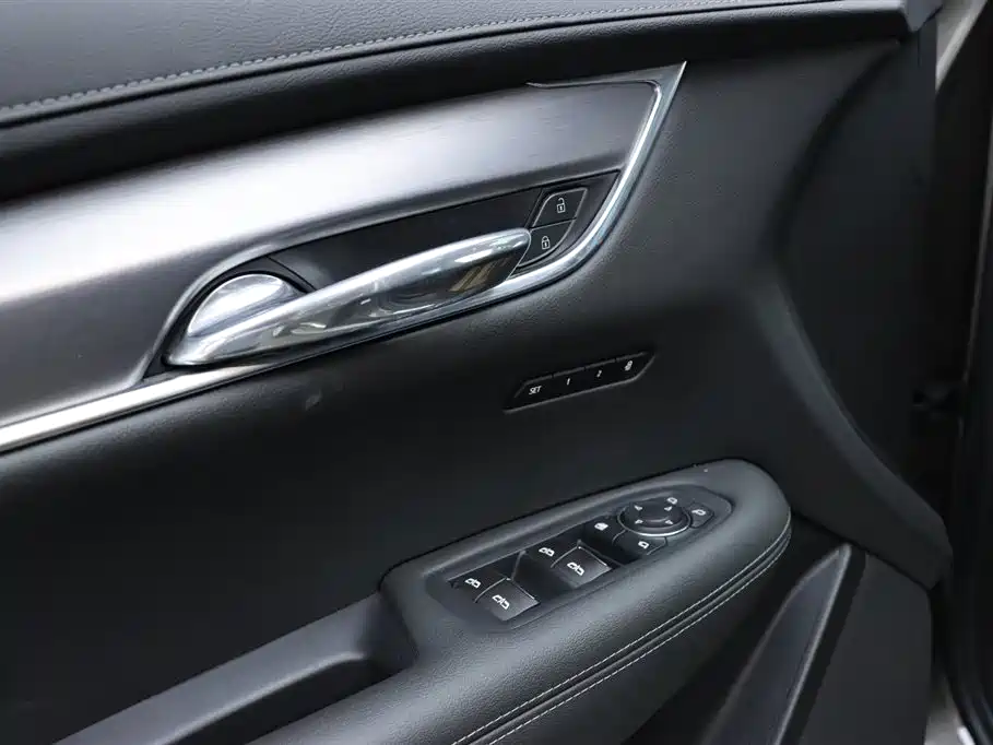 Cadillac XT6 2022 — фото 9