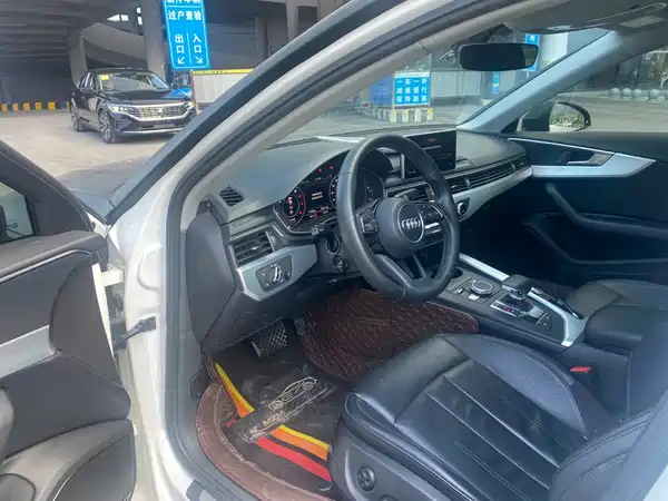 Audi A4L 2018