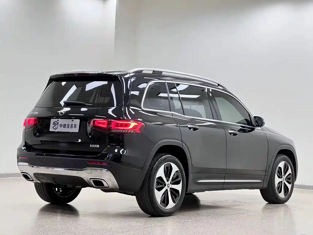 Mercedes-Benz GLB 2023