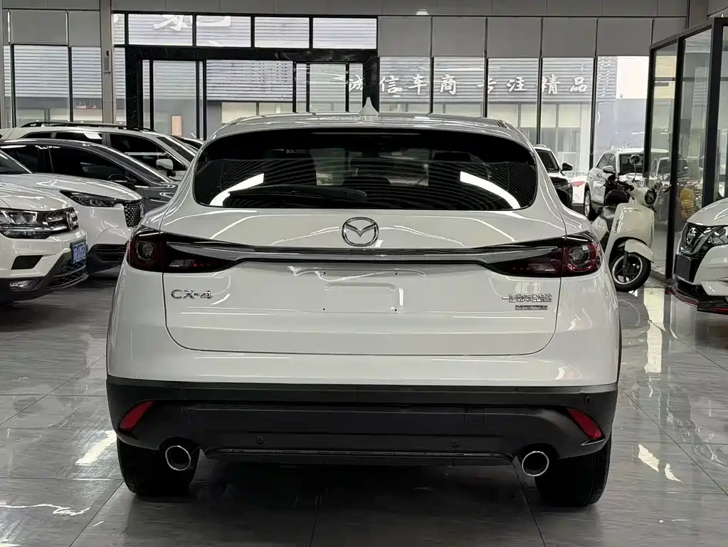 Mazda CX-4 2023 — фото 10