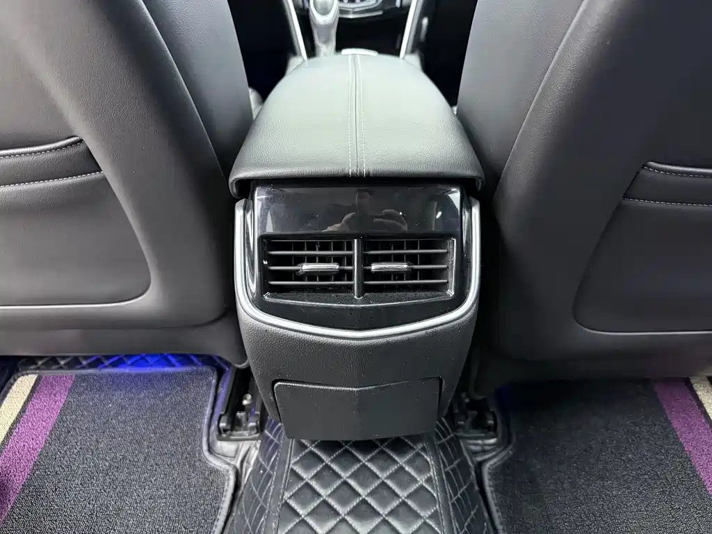 Cadillac XTS 2019 — фото 11