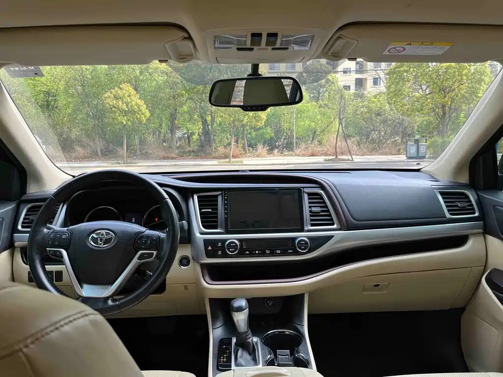 Toyota Highlander 2017 — фото 21