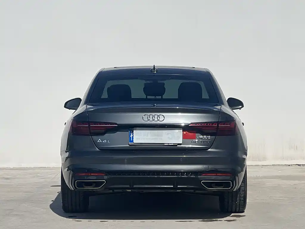 Audi A4L 2023 — фото 3