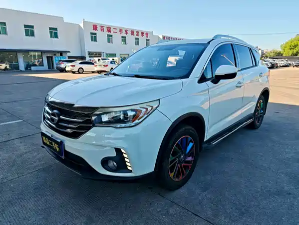 GAC Trumpchi GS4 2015