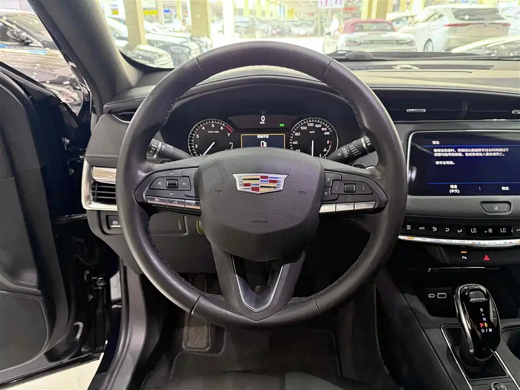 Cadillac XT4 2020 — фото 15