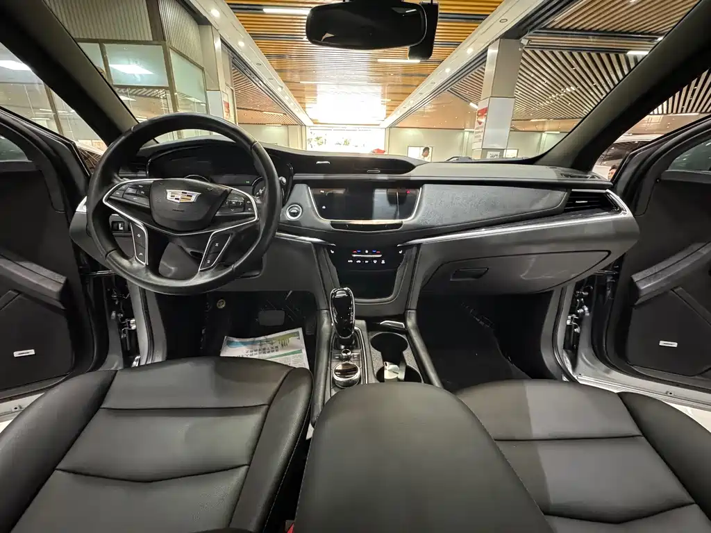 Cadillac XT5 2023 — фото 30