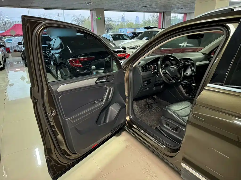 Volkswagen Tiguan L 2018 — фото 16