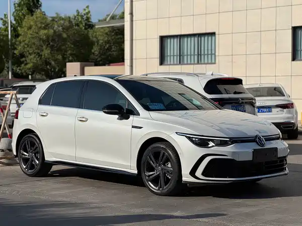 Volkswagen Golf 2023