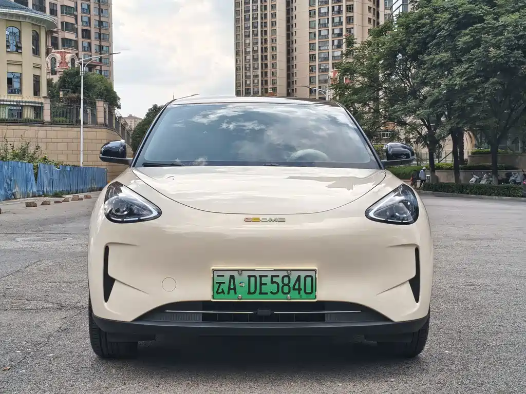 Geely Galaxy Starwish 2025 — фото 2