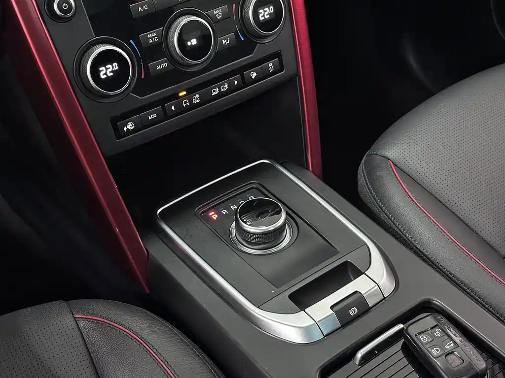 Land Rover Discovery Sport 2019 — фото 12